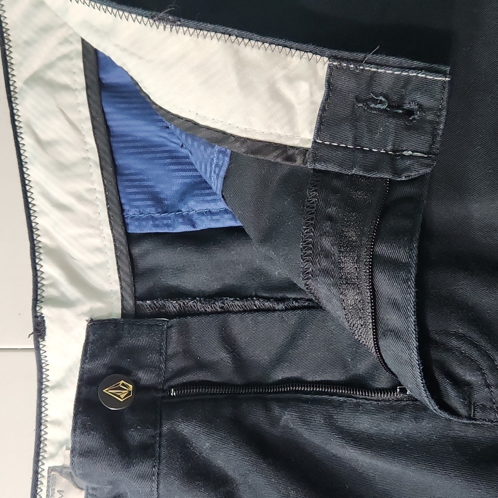 5/$25volcom Flat Front Black Basic Shorts - image 5